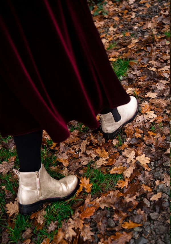 Izzy Wine Velvet A-Line Midi Skirt For Sale