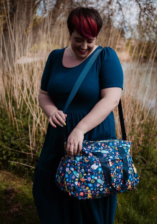 Navy Dog Garden Print Holdall For Cheap