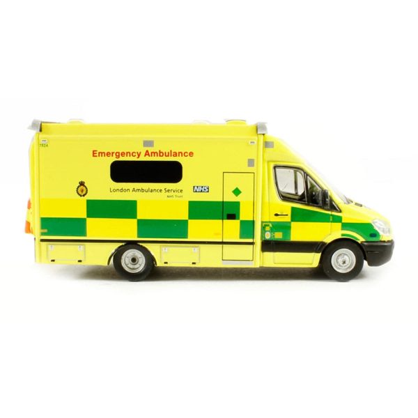 1 76 Mercedes Ambulance London For Sale