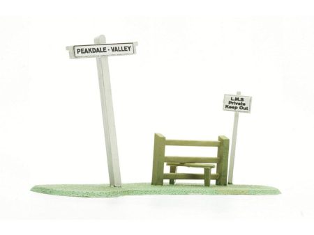 OO Signpost and Stile Sale